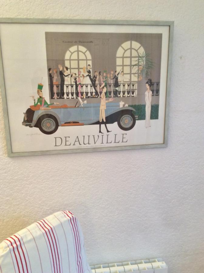 Agreable Appartement Dans Le Vieux Trouville 외부 사진